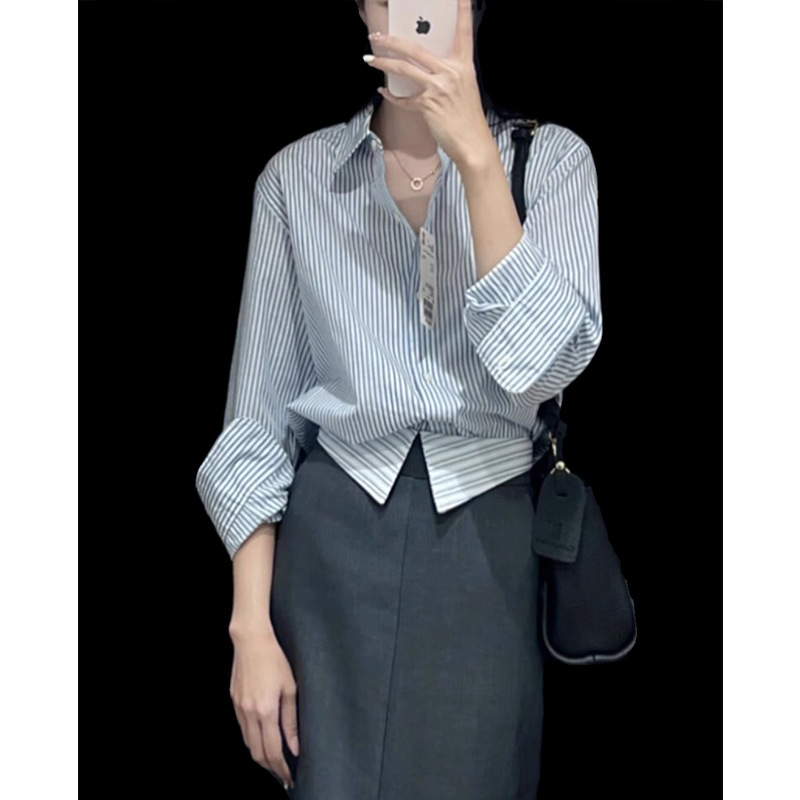 화난 푸시 상체 즉시 작은 예쁜 허리  블루 스트라이프 셔츠 여자의 2024 여름 새로운 홍콩 스타일 캐주얼 탑