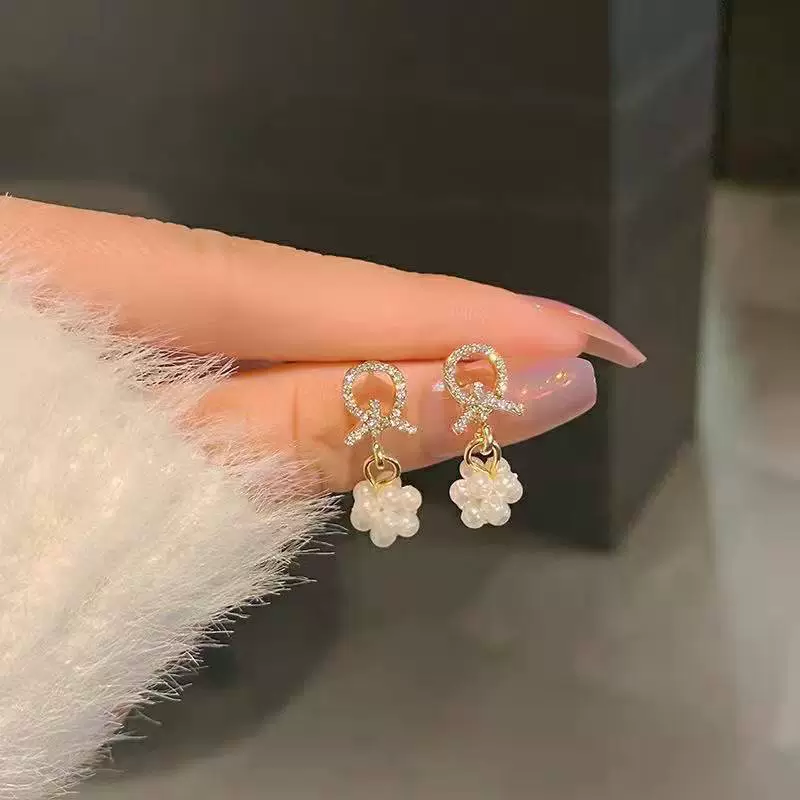 Серебряные серьги с иглой, серебро 925, акценты циркония и кошачий глаз, микроинlay, лёгкие 0.008 кг