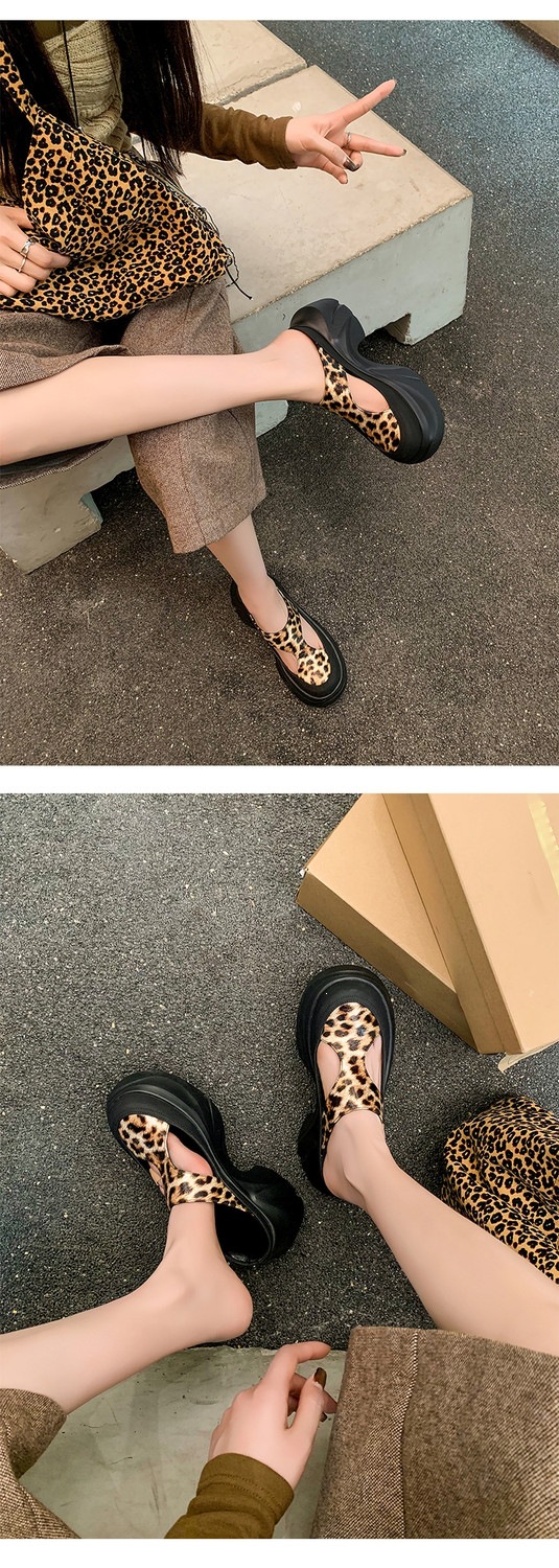 Dép sandal nữ da thật họa tiết da báo đế xuồng cao gót 9 cm — Trang chủ, màu đen, bạc chi tiết 44