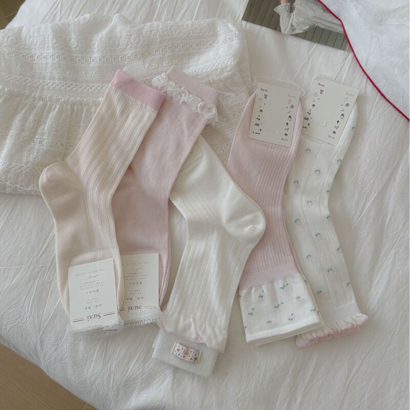 Gentle Pink and White Lace Trim Mid-Calf Socks with a Girly Touch, Korean-Style Small Floral Ruffle Socks, Thin and Breathable Cotton Socks for Spring and Summer