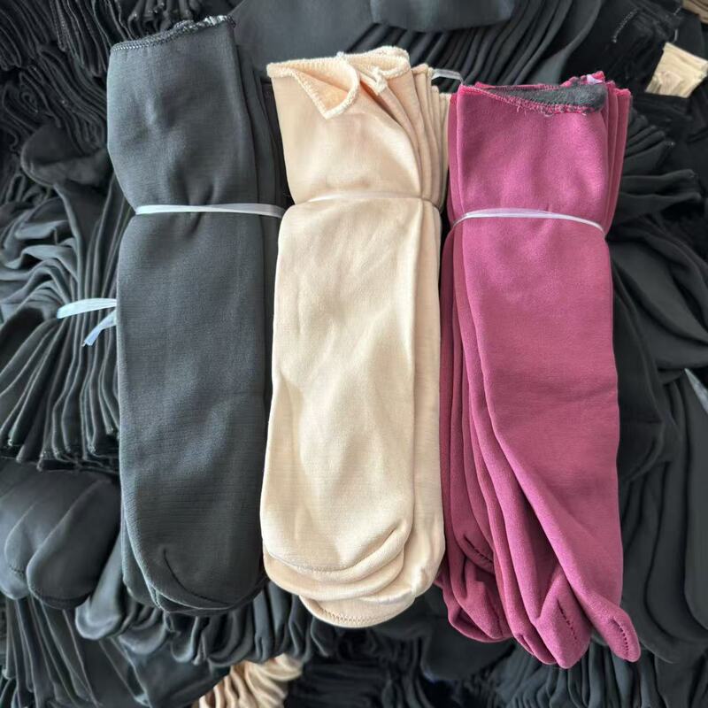 In-Stock Second-Class Winter Snow Socks for Men and Women, Fleece-Lined, Seamless, No Heel, Wholesale from Street Vendors