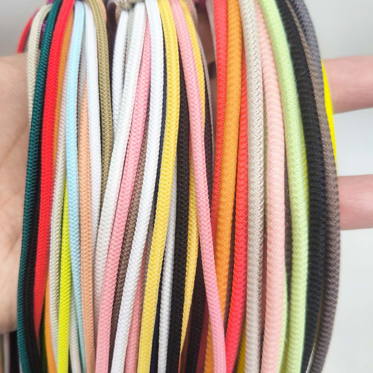 3 / 3.5 / 4mm agujas de aluminio de color de alta elasticidad redonda elástica bolsa de ropa cerrar borde antideslizante cuerda redonda elástica