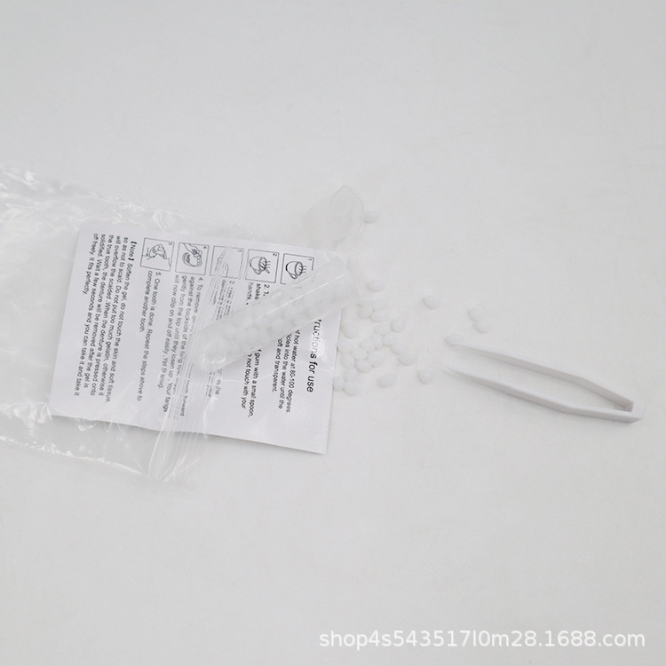 Ventas transfronterizas calientes de Halloween cos vampiros decoración dientes falsos travesuras horror muñecos enteros baile de maquillaje