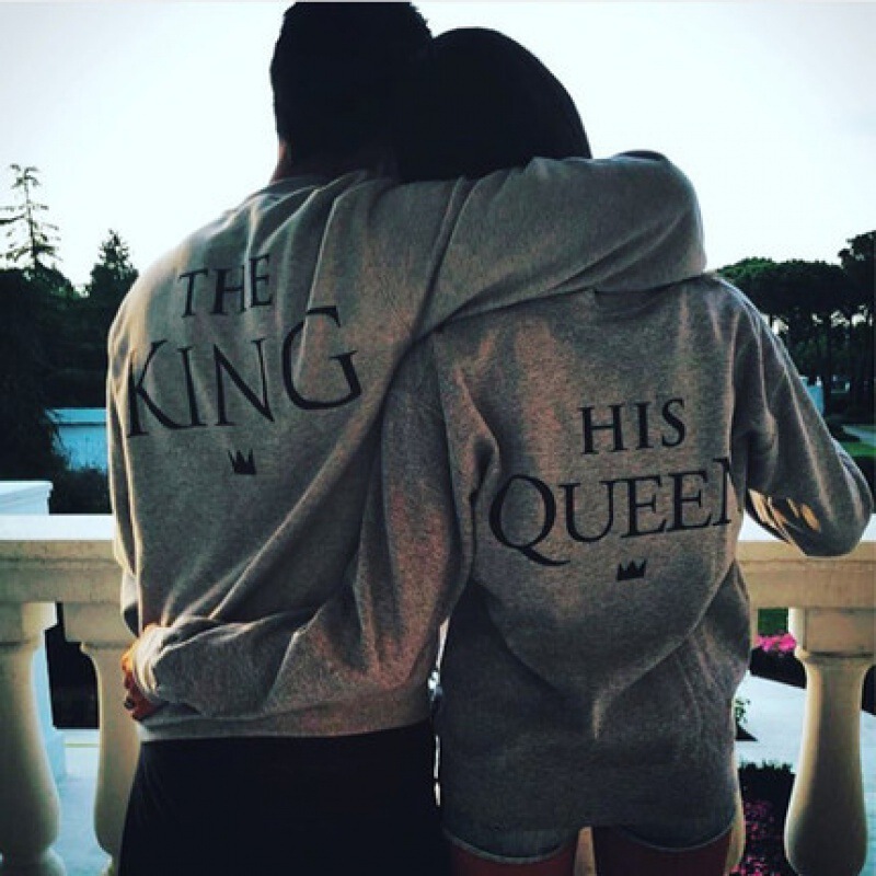 0285 European and American popular QUEEN KING English letter KING QUEEN round neck couple sweater