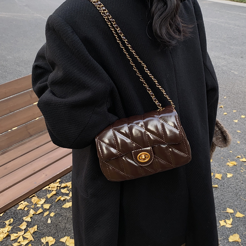 Retro alta sensación de cera de aceite bolso de cuadrado de piel 2024 otoño y invierno nuevo estilo universal pequeño Zhongling cadena bolso de hombro axilar