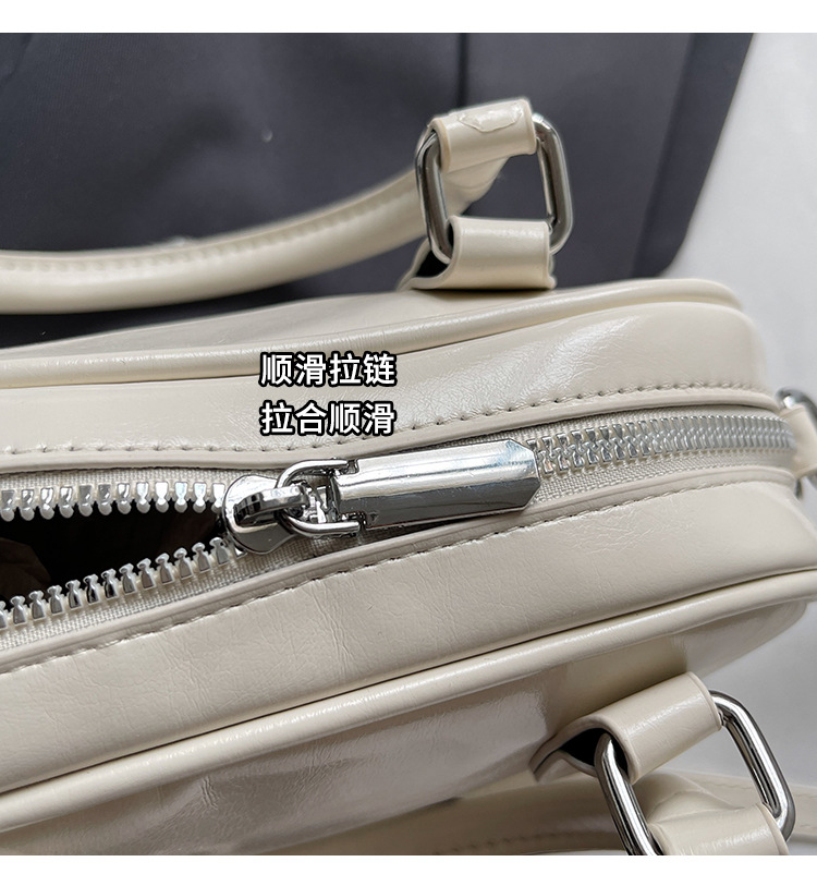 A fashionable Korean-style small square bag for women in the summer of 2025, featuring a simple and retro single-shoulder, crossbody and hand-held pillow bag Item Picture