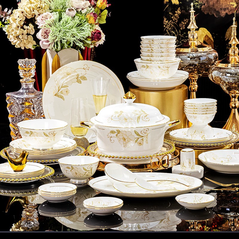 Красная фарфоровая столовая посуда из костяного фарфора Jingdezhen, набор фарфоровых чаш с фениксом и палочки для еды, подарки для домашнего использования, керамические чаши и тарелки, набор для супа и лапши