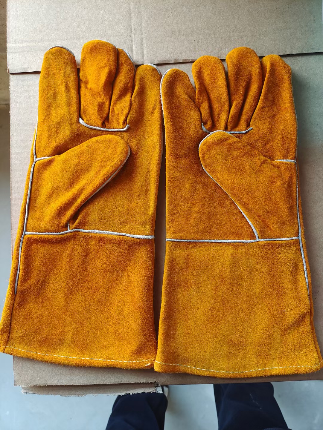 厂家直销牛二层皮全里黄色14寸电焊手套 焊工手套