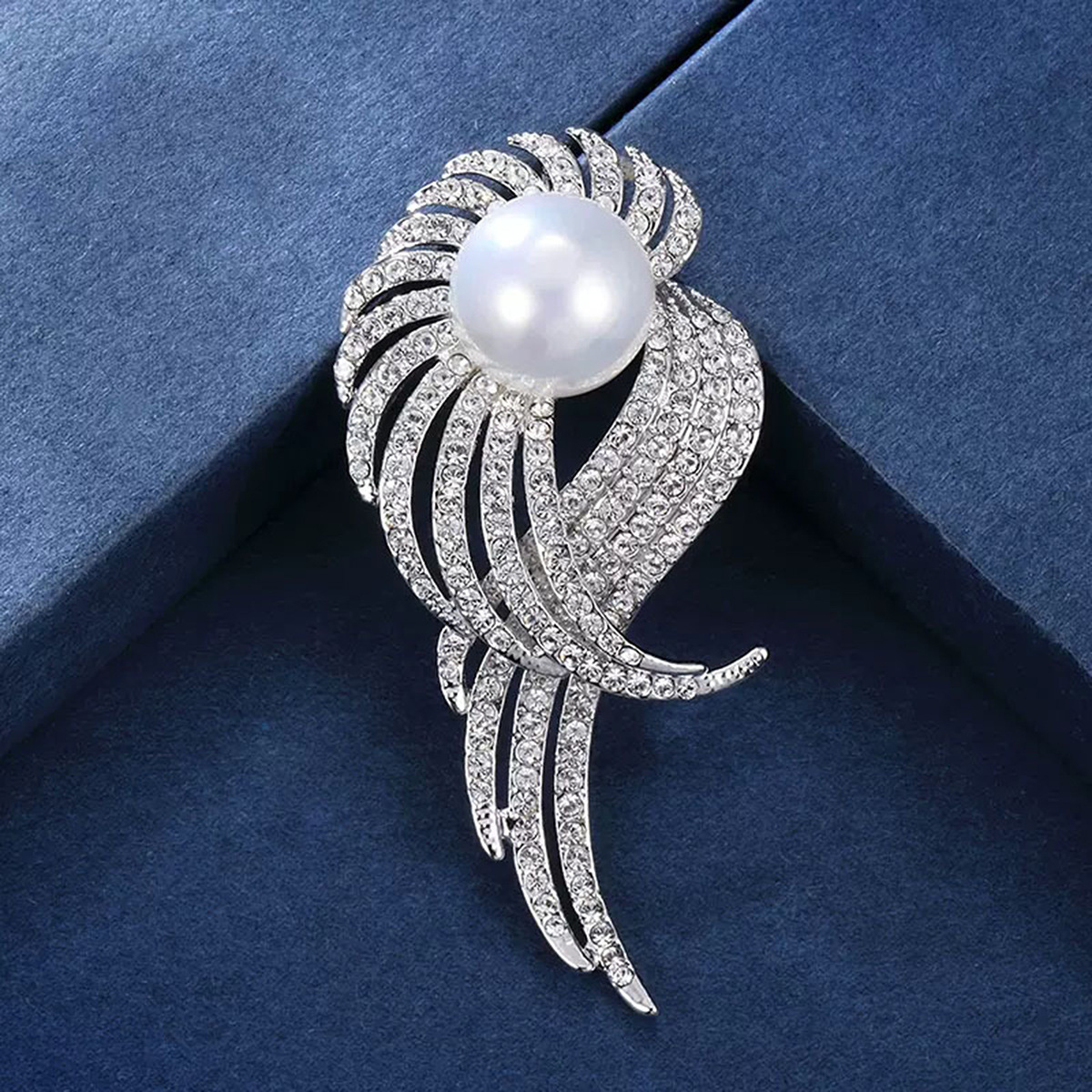 Alas de Ángel broche de plumas de perlas de alta gama femenina perla ramillete diseño sentido nicho traje pin temperamento Accesorios image 1