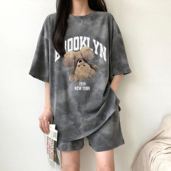 カジュアルなランニングスポーツウェアのスーツの女性の夏服の韓国版の250斤の顕白は半袖の半ズボンの学生の2つのセットを染めます。