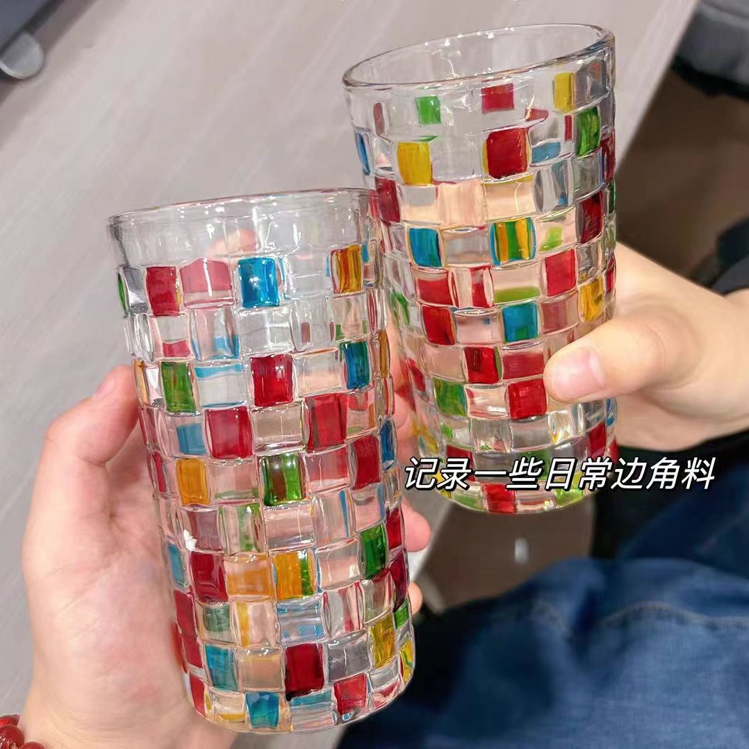 손으로 그린 높은 짠
