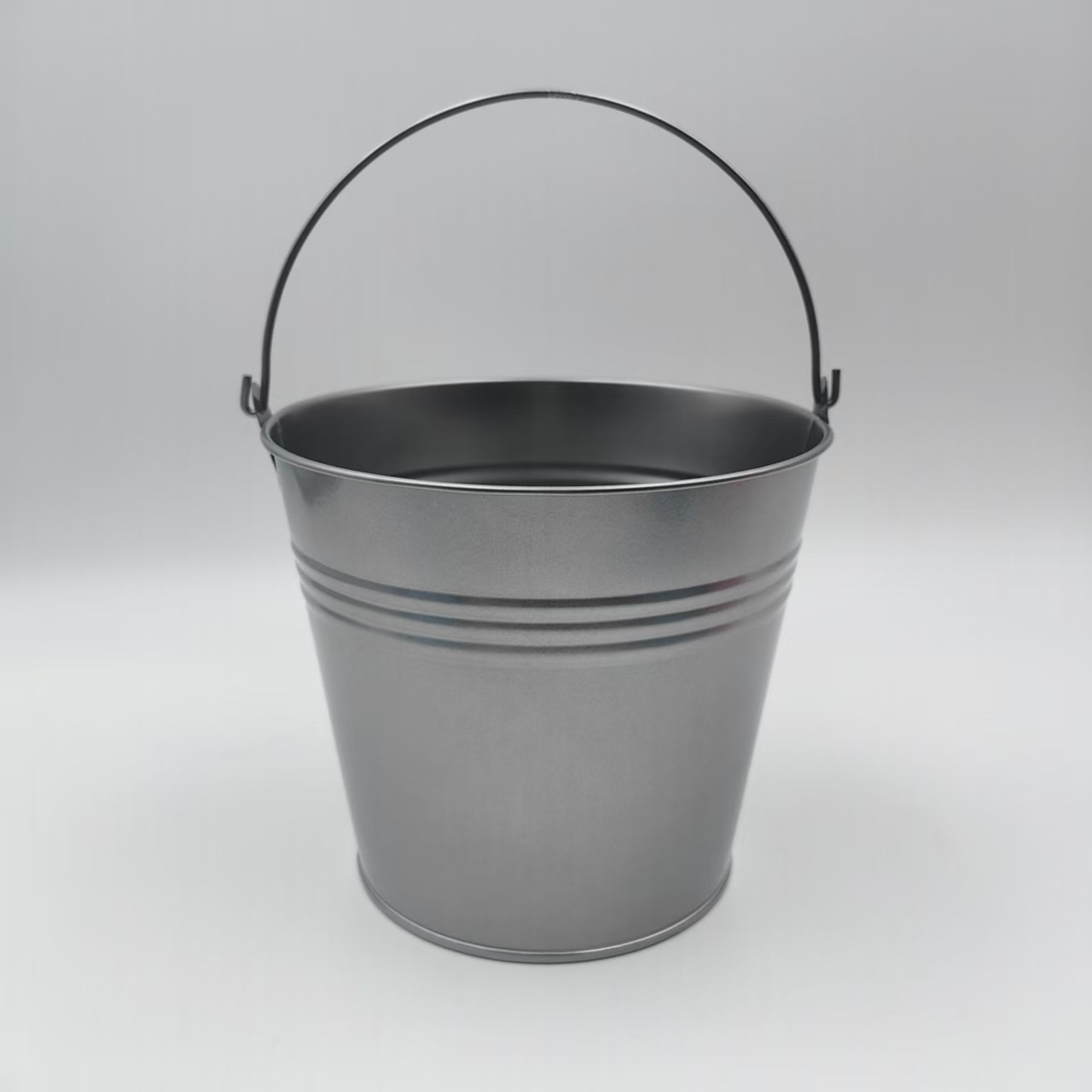 Silver three-line barrel