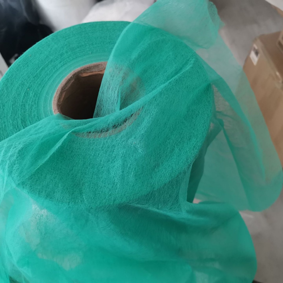 农作物育苗无纺布蔬菜大棚无纺布草坪用布PP纺粘无纺布可发样