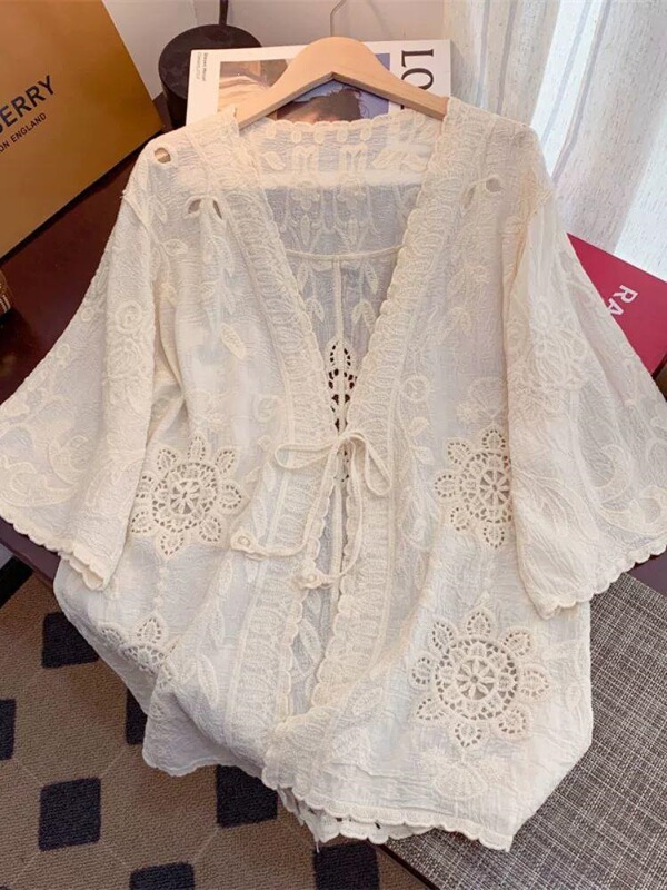 150kg Plus-size lace hollow-out collar shirt for women, French-style top, outerwear, cardigan, thin style, spring and summer