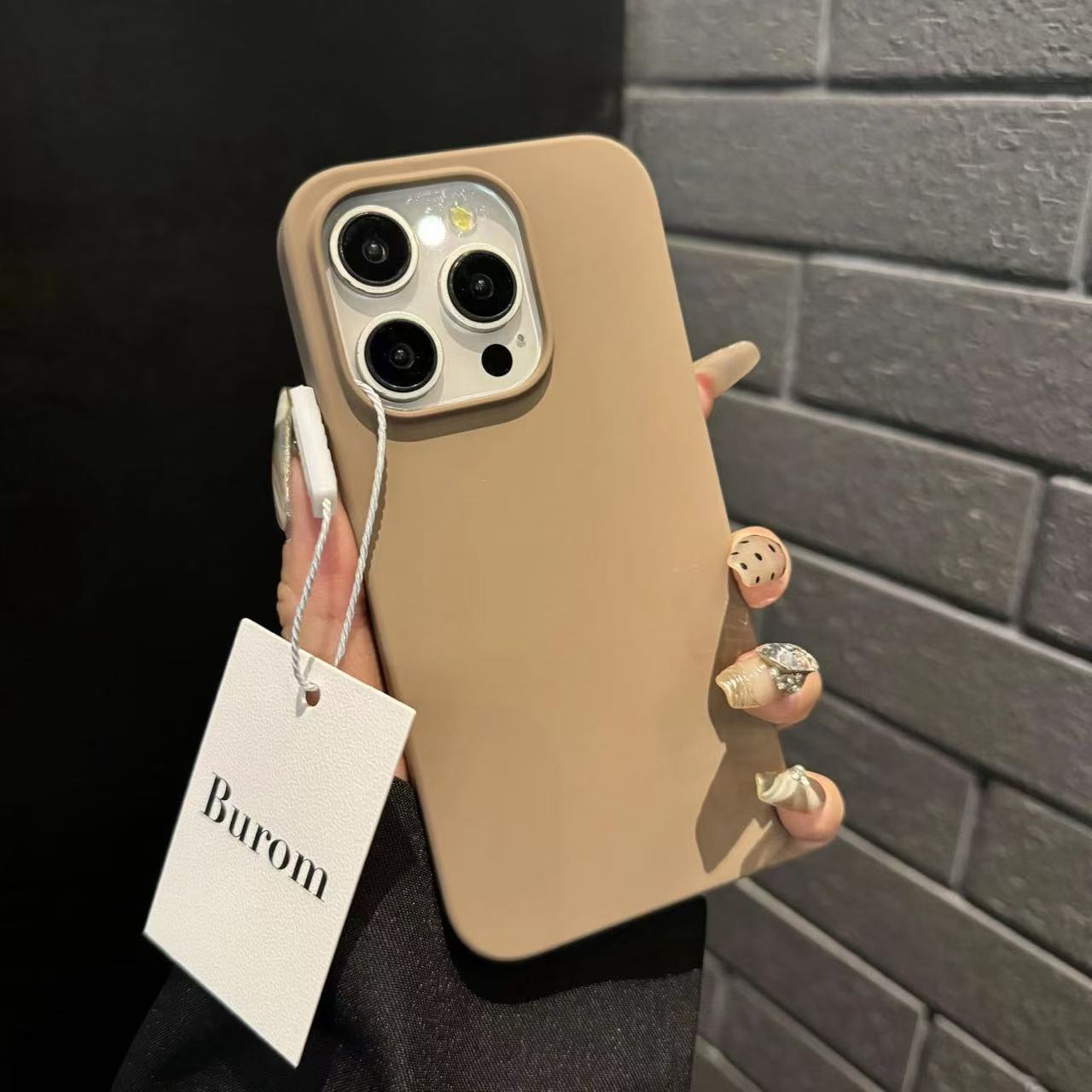 Botón integrado de color sólido simple para piel esmerilada iPhone16ProMax Estuche para teléfono Apple 16Pro/16