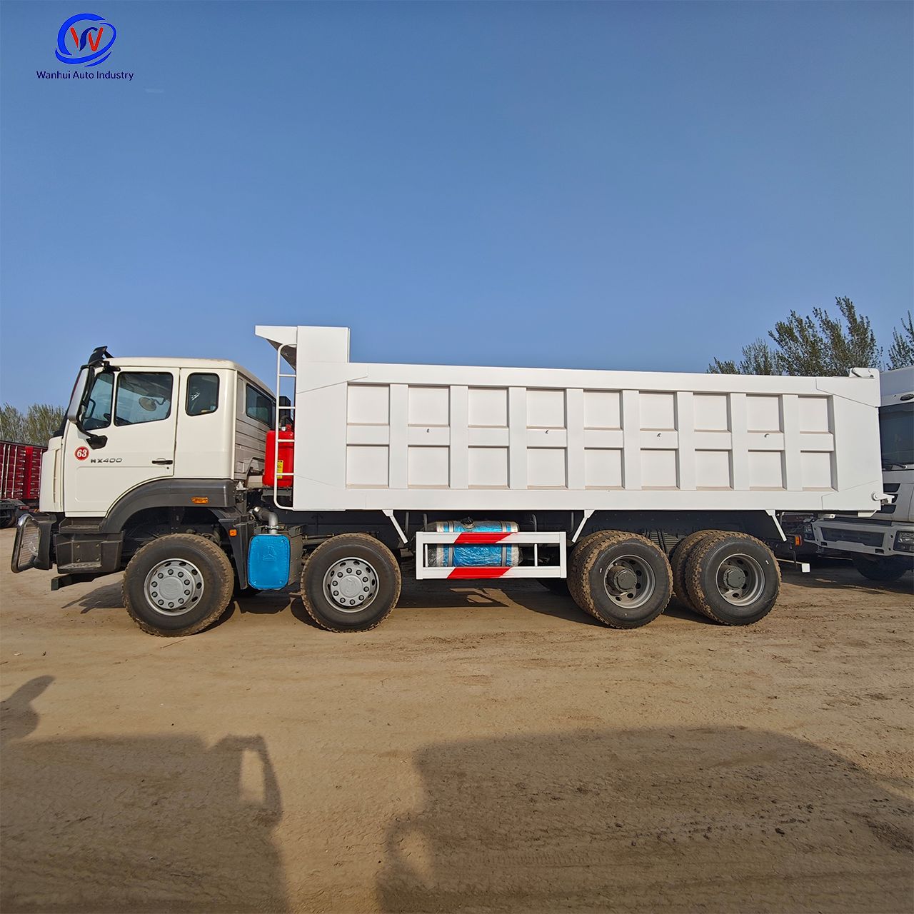 Sinotruk Howo Nx8×4 Dump Truck, 400 Horsepower, 90% New, Front Four-Wheel Drive, Rear Eight-Wheel Drive, Sand and Gravel Transport Vehicle
