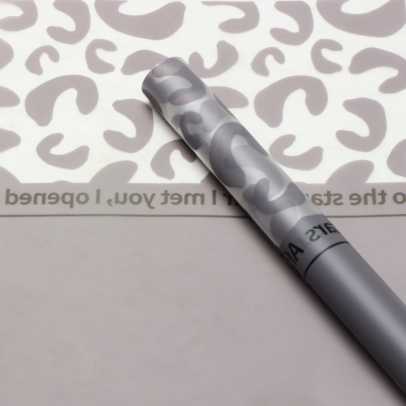 Huaxi Leopard Leopard Papel de embalaje de flores Fábrica al por mayor Papel mate impermeable Diy floristería Papel de embalaje de ramo floral