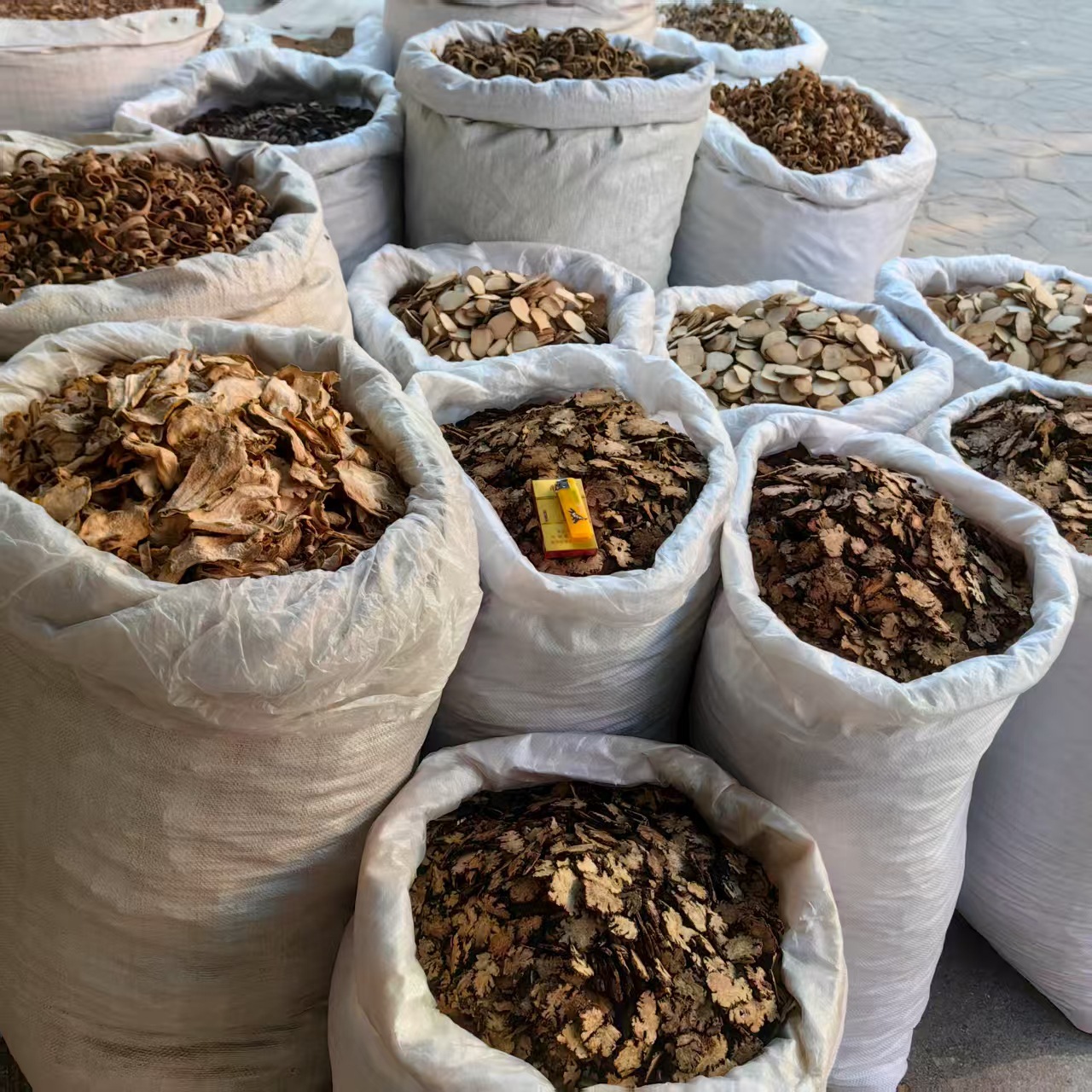 Chuan Xiong Sichuan Lovage Rhizome Slices Dried Herb for Decoction and Tea 500g quality and texture