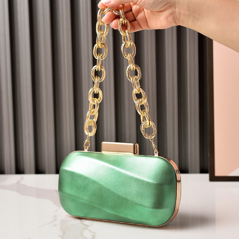 Nuevo metal transfronterizo textura bolsa de cena plateada brillante cuero bolsa de fiesta cadena bolsa de vestido bolsa de novia bolsa de noche