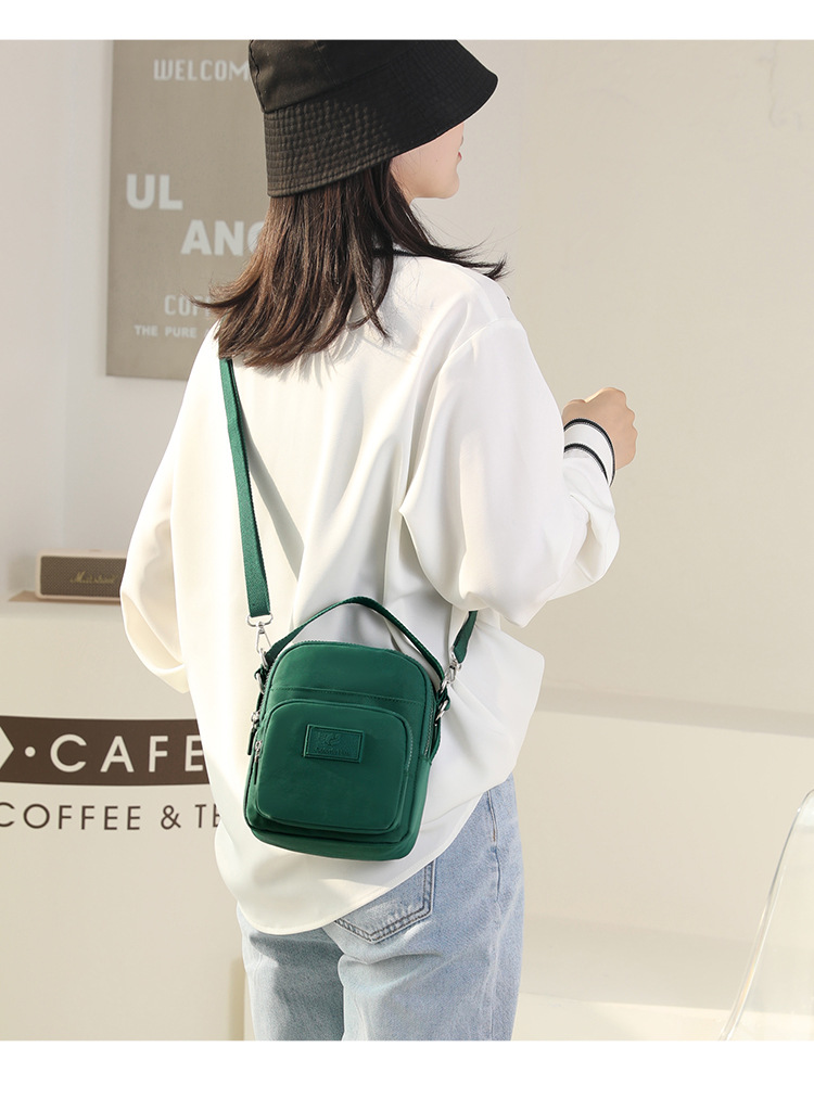 2025 New fashionable and trendy single-shoulder bag for women, outdoor casual, mobile phone key, coin purse, water-resistant nylon bag undefined
