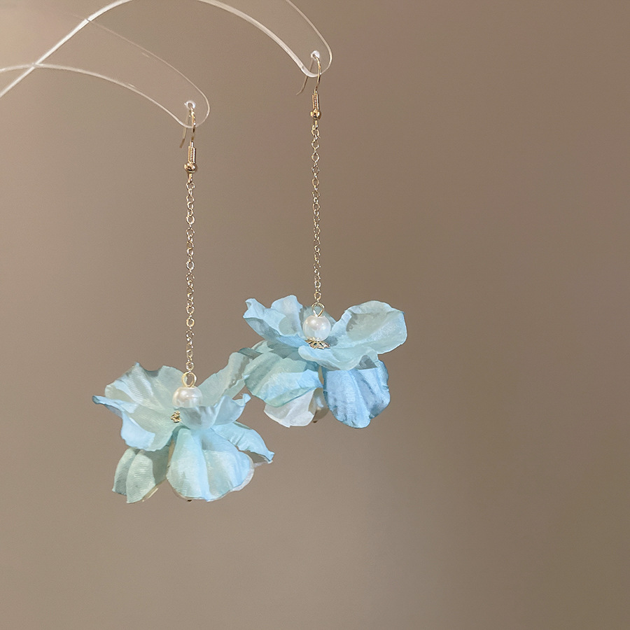 Pendientes de borla de perlas de flores de tela, lujo ligero, estilo de vacaciones junto al mar, diseño único, pendiente de gancho para la oreja, mujer