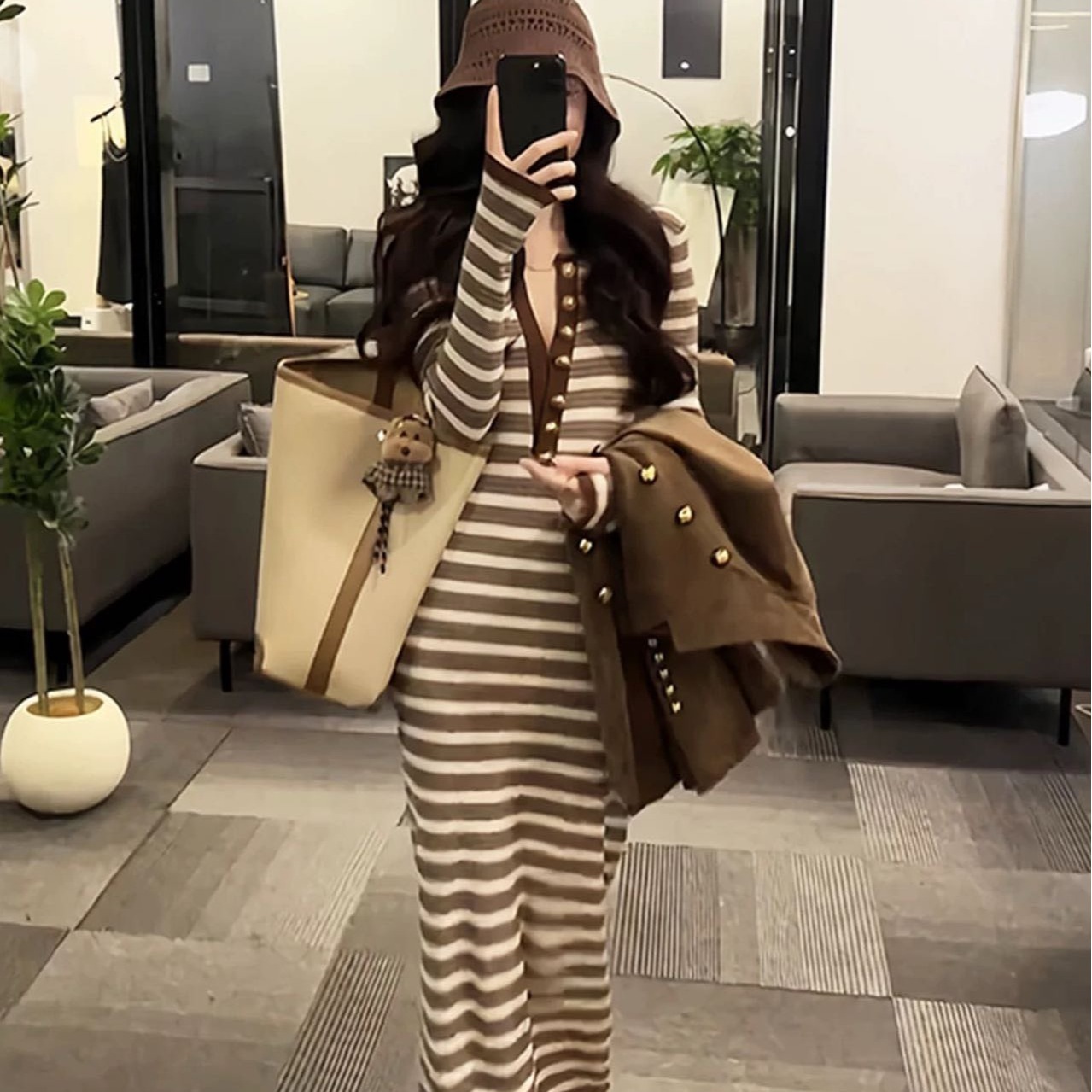 撞色条纹领长袖打底针织连衣裙女春秋配大衣修身显瘦气质长裙子
