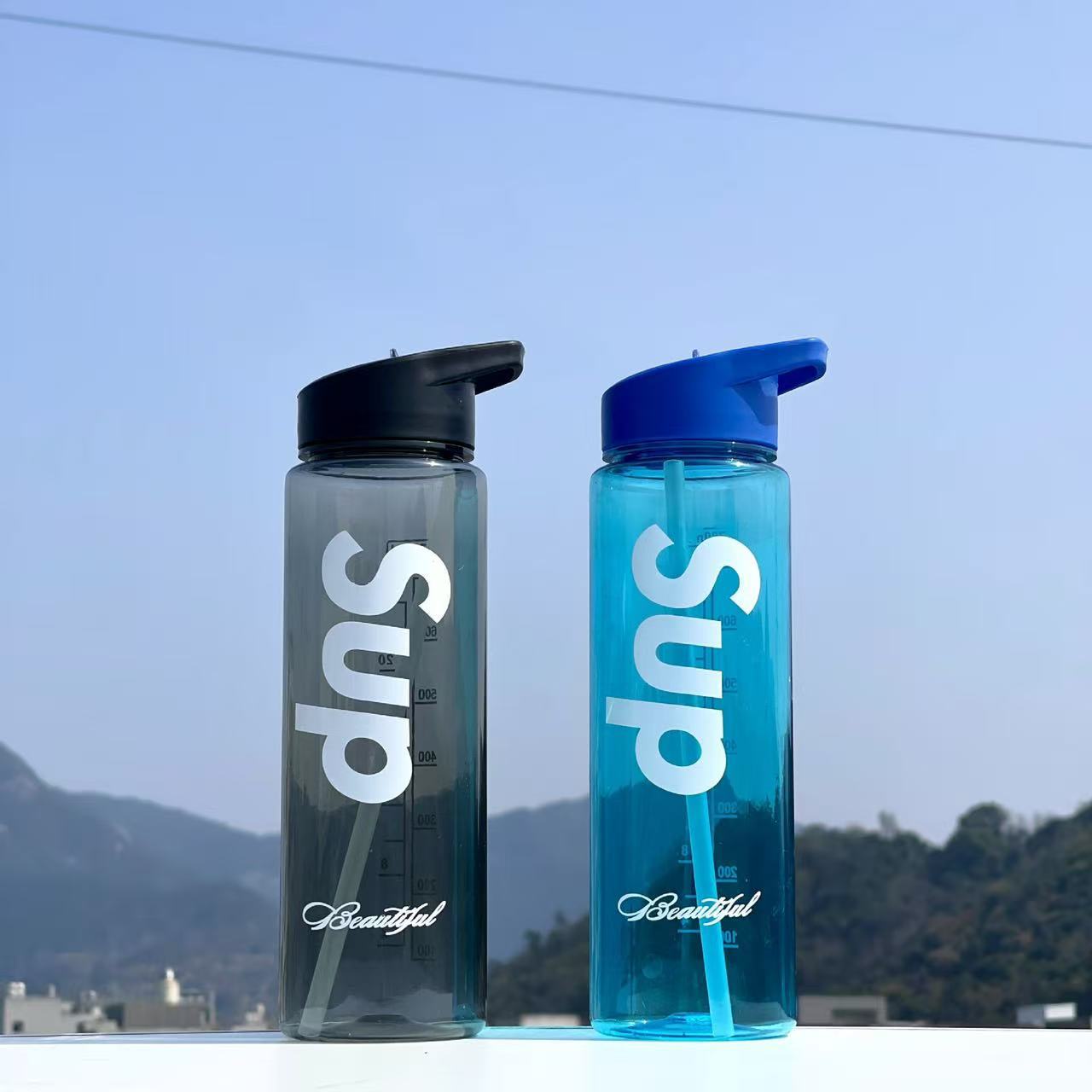 Transparente transfronteriza de alto valor de la cara cubierta de resbalaje taza de agua de paja de gran capacidad portátil encantador anti-caída taza espacial