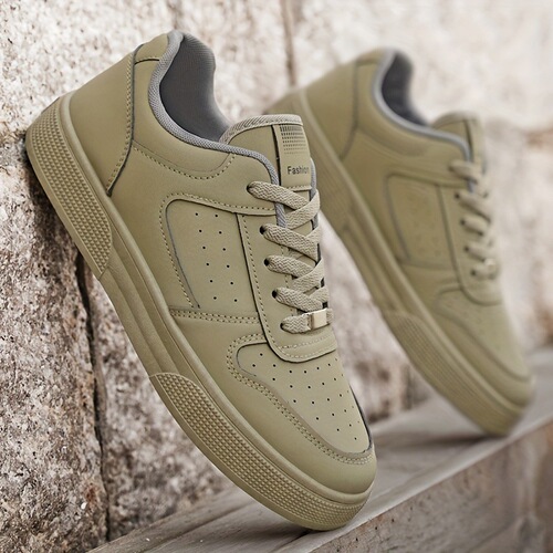 Breathable Skate Shoes Sleek Black Low Top Casual