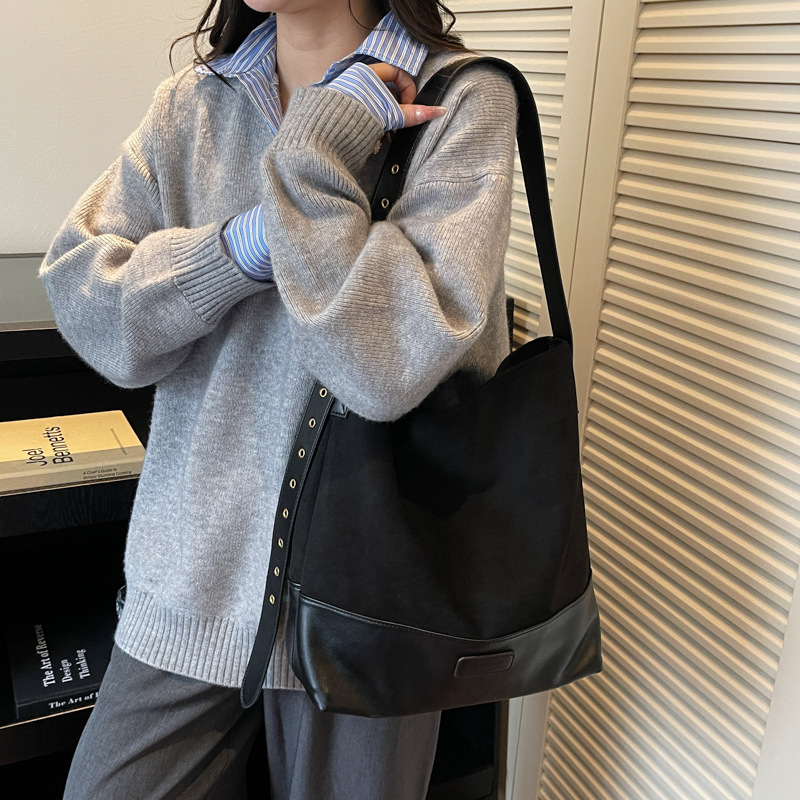 麂皮绒包包女式2025新款潮大容量通勤托特包高级感单肩斜挎水桶包|undefined