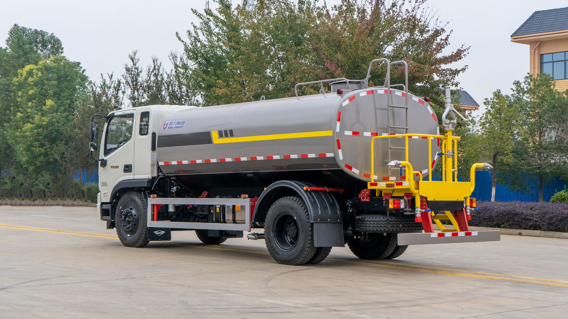 Dongfeng Foton 12-Square Engineering Sprinkler Truck 15-Ton Water Tank Truck Water Truck Multi-Functional Greening Spray Truck Fog Cannon Truck