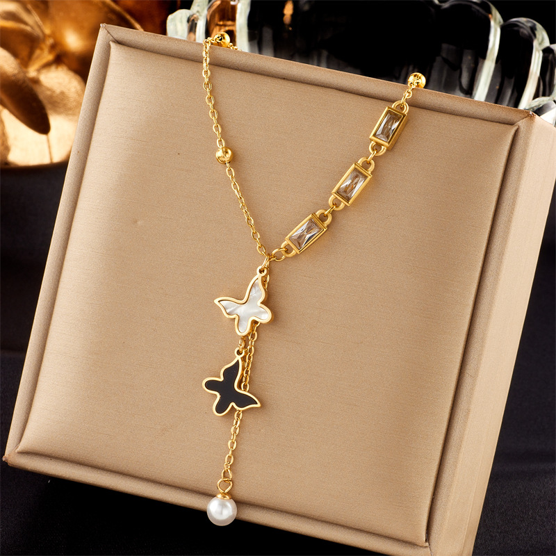 Ig Style Basic Star Moon Bow Knot Titanium Steel Enamel Plating Rhinestones Pendant Necklace display picture 2