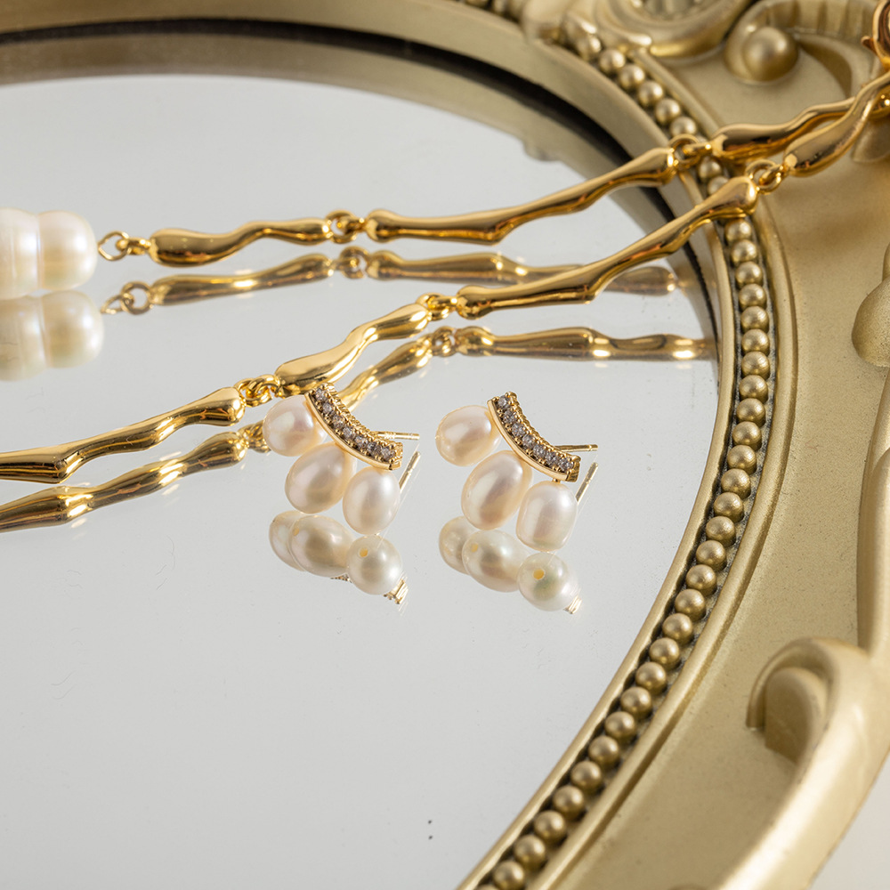 Glam Water Droplets Copper Gold Plated Pearl Zircon Ear Studs 1 Pair