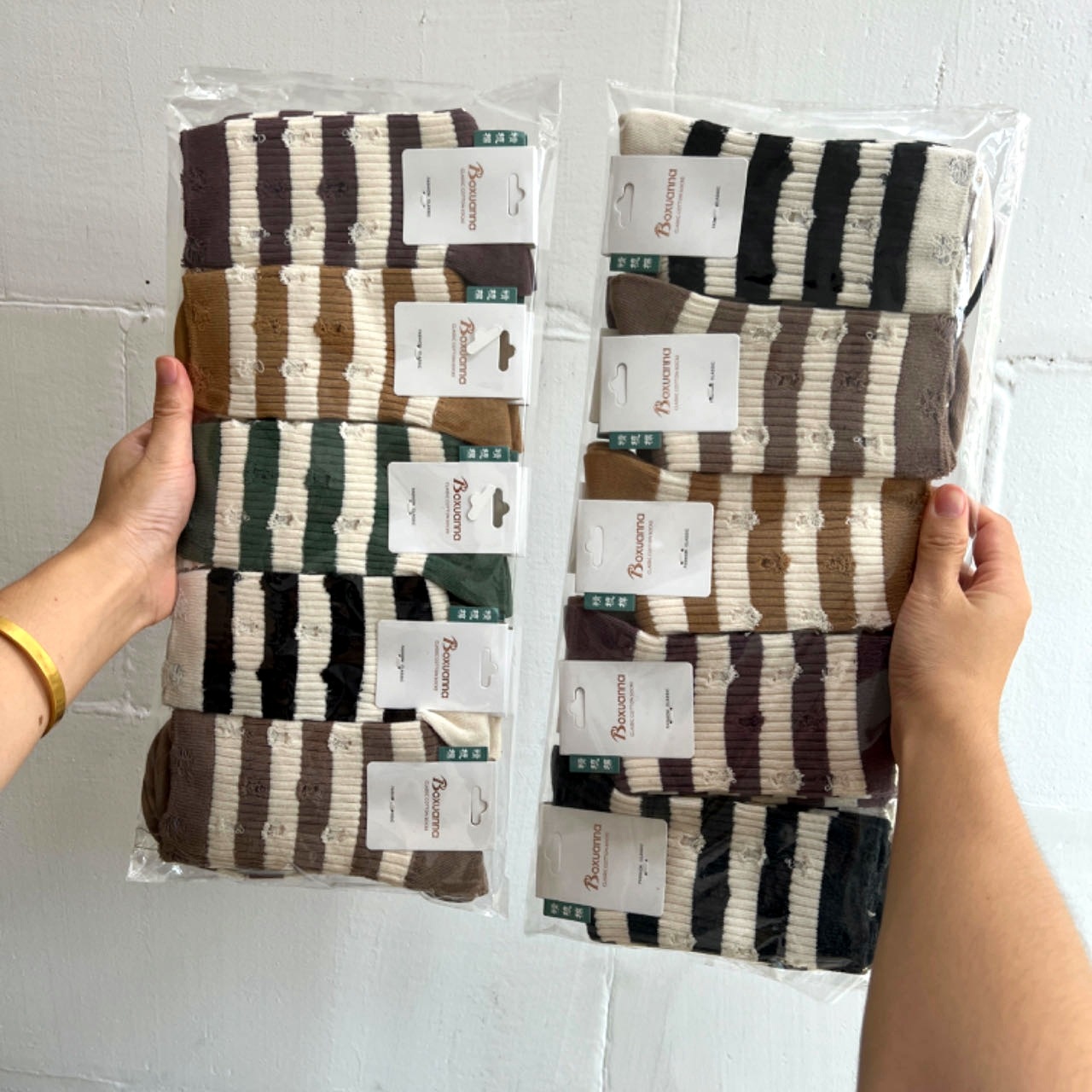 ¡Aguja doble de alta calidad! Calcetines rasgados a rayas estilo japonés calcetines de pila de media pantorrilla de mujer ins medias de mendigo de moda al por mayor