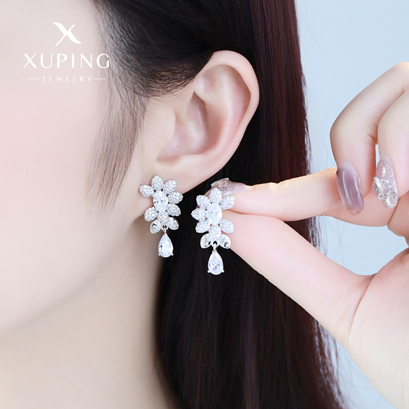 Xuping nuevo brillante flor de zircón gota de agua pendientes nicho de diseño elegante ligero lujoso de alto nivel pendientes para mujeres