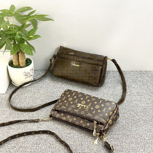 千姿狐女士包新款复古单肩包包小包中年妈妈手机包斜挎小方包