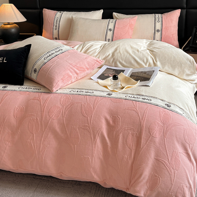 Cama de lujo ligera de lana de coral de lana de invierno más edredón de cama de lana tallada Kasanan Tong ropa de cama