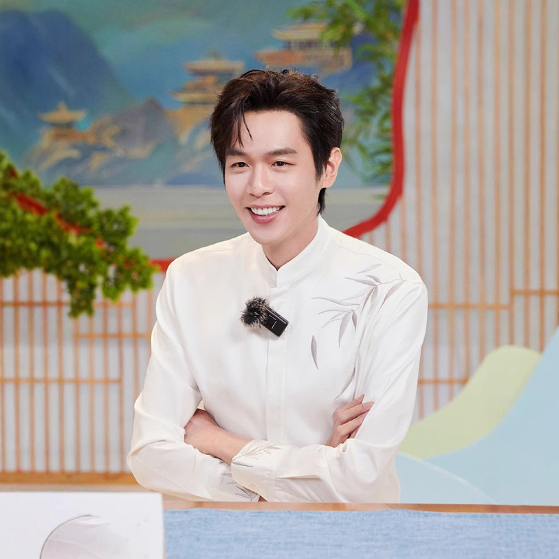 Zhang Ruoyun Star Spring and Autumn Collar Embroidered White Long Sleeve Shirt Chinese Style Inner Base Shirt Trendy