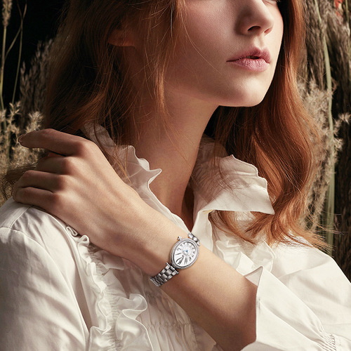 Mark Huafei brand watch for women, fashionable and elegant diamond-encrusted Queen series quartz watch