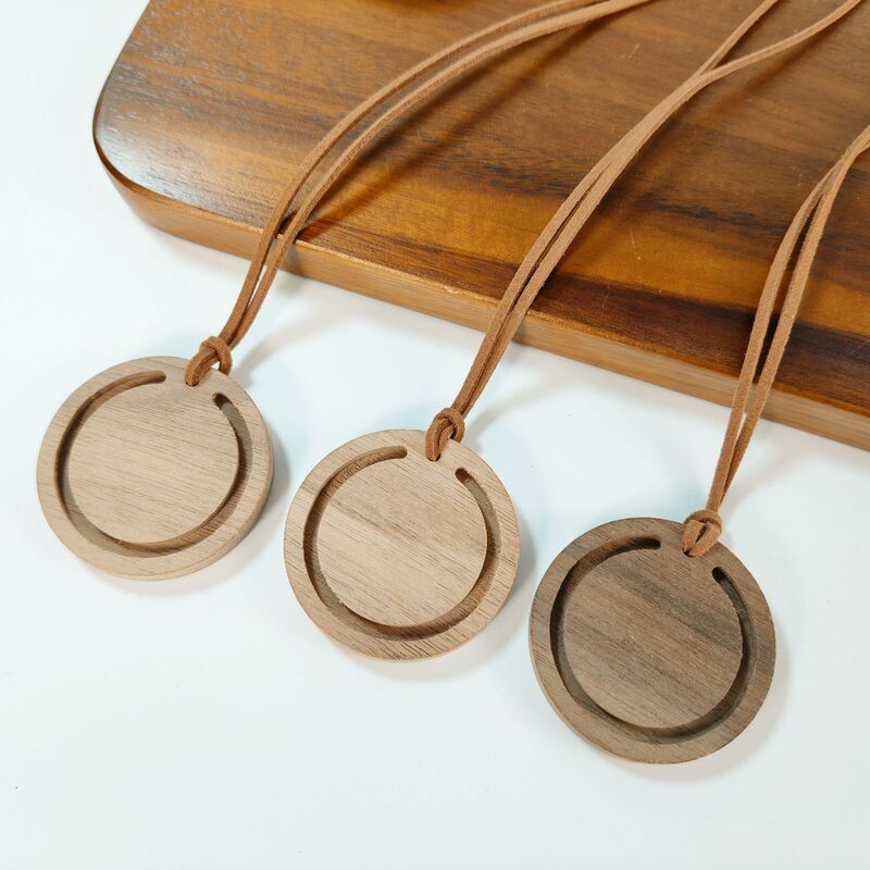 Creative DIY Car Diffuser Wooden Hanging Aromatherapy Round Walnut Wood Fragrance Diffuser Essential Oil Wooden Pendant