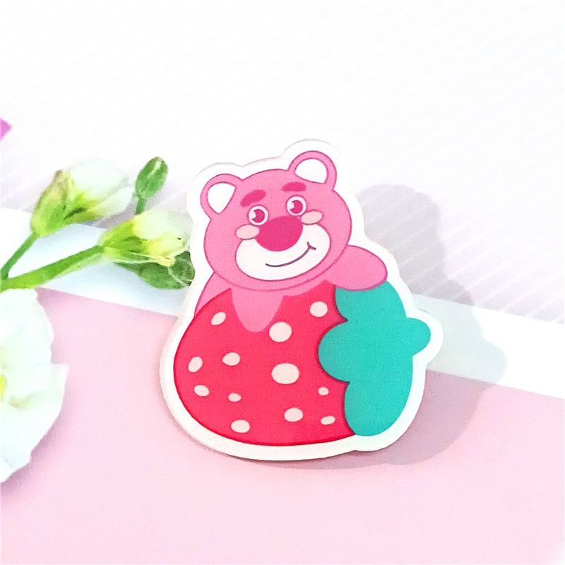 Dibujos animados ins lindo suave lindo fresa oso acrílico broche Estudiante Premio insignia bolsa colgante joyería parche