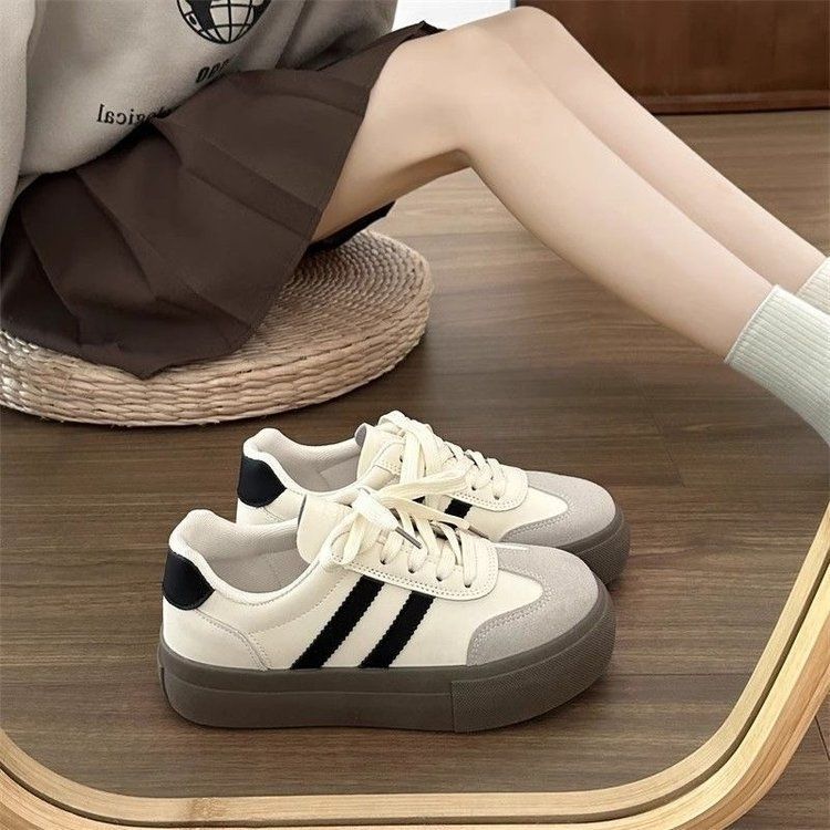 Zapatos de entrenamiento de mujeres 2026 nuevos zapatos chinos de suela gruesa zapatos blancos retro Gump zapatos deportivos casuales image 1
