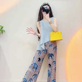 复古穿搭一整套三宅夏季天蓝色无袖上衣高腰宽松休闲裤褶皱套装女