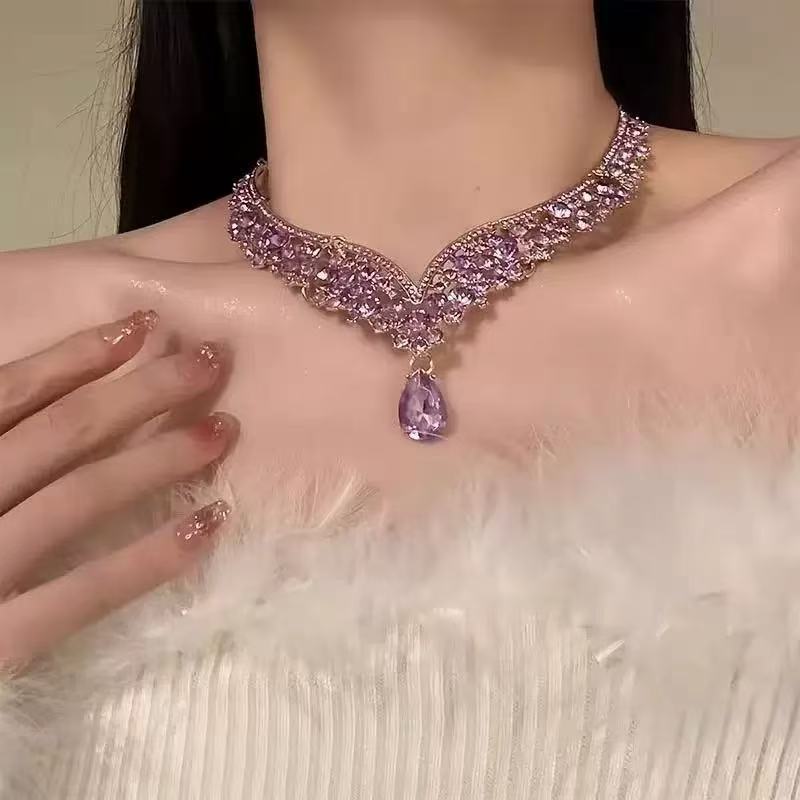 Industria pesada temperamento destellante diamante gota de agua collar de borla temperamento vestido de noche con moda exquisito collar de moda de lujo ligero mujeres