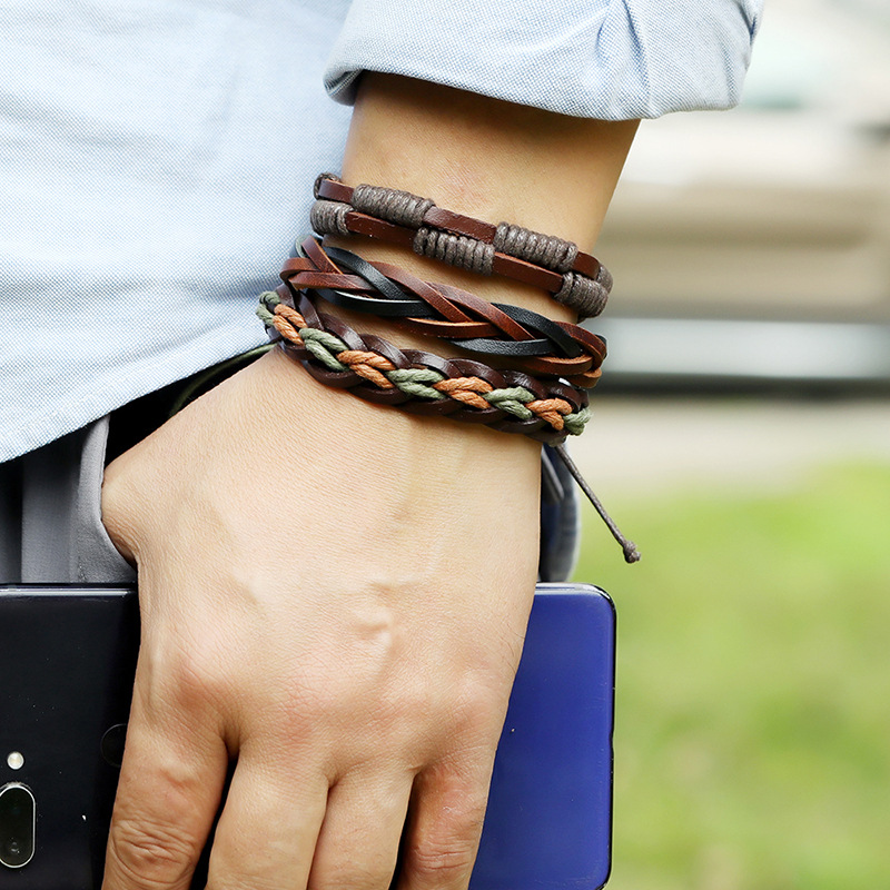 Retro Hand-woven Cowhide Bracelet display picture 5