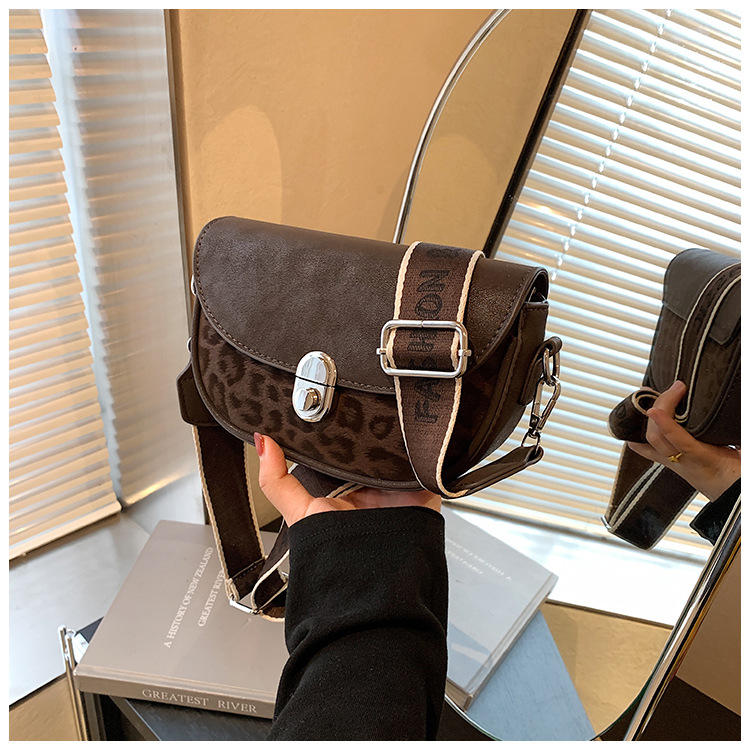 Niche Premium Feeling Crossbody Leopard Satteltasche Damen Neue Retro Mode Schultertasche_voghion.com