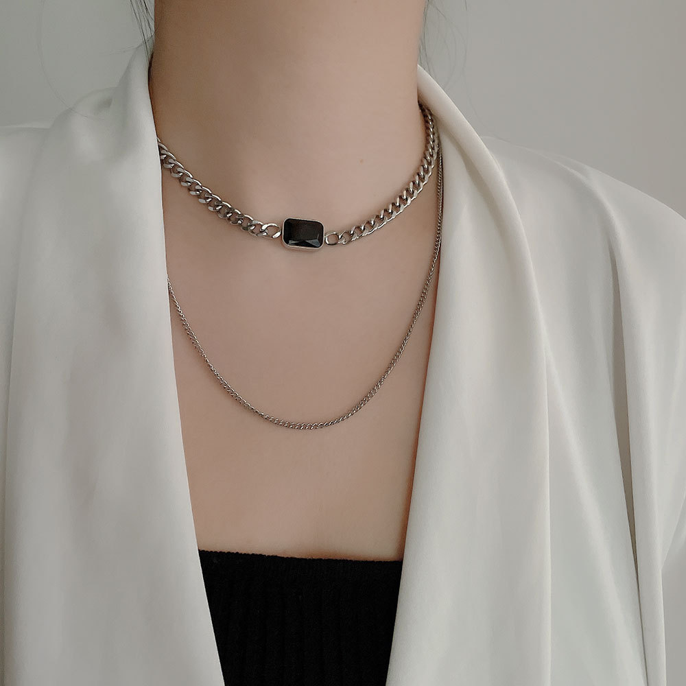 Luxe parelketting voor dames met magnetische sluiting_voghion.com