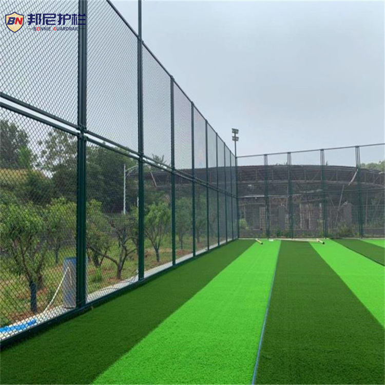 铁丝网批发围栏网运动场围网体育场护栏网足球场围栏防护网围栏网