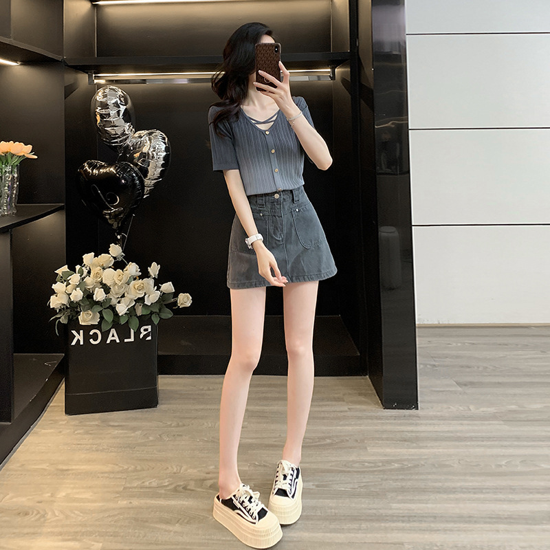 Western-Style Age-Reducing Two-Piece Women's Gradient Color Short-Sleeved Knitwear Tops Women's V Neck Slim T-Shirt Denim Skirt
