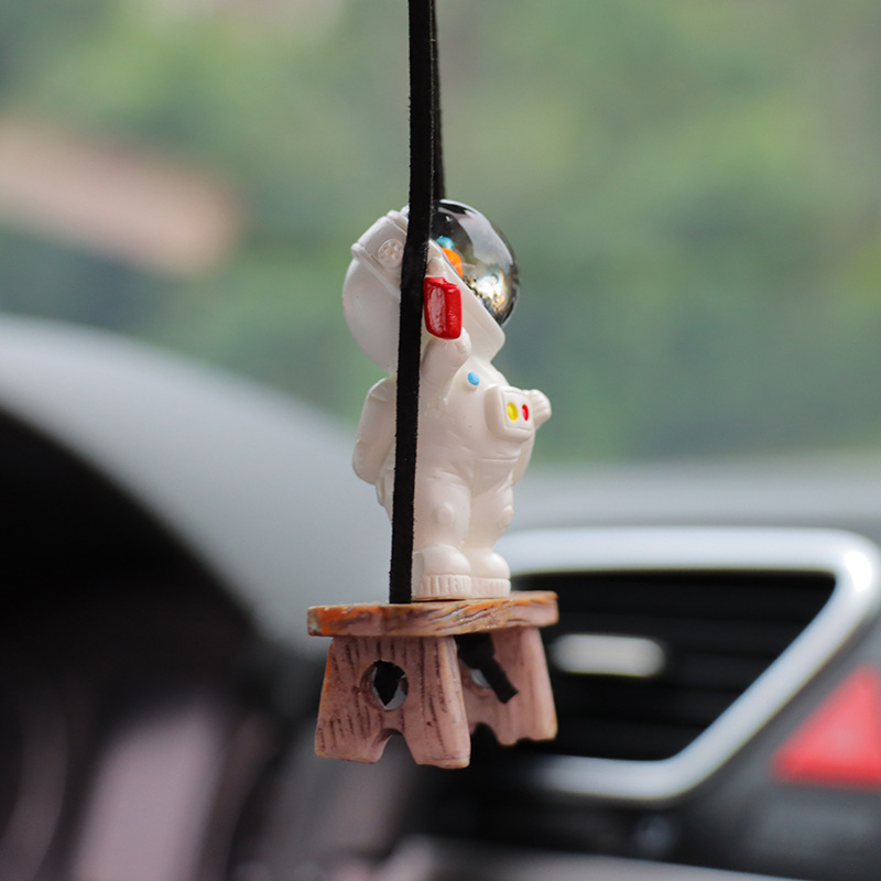 Wholesale a generation of creative astronaut car accessories car hanging car interior pendant car pendant car Crane