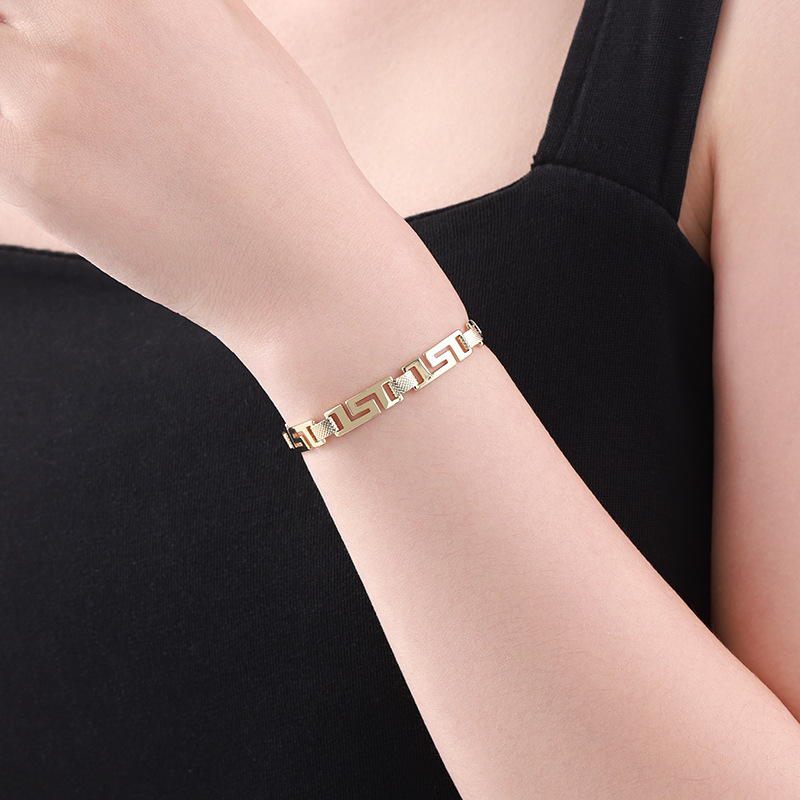 Xuping nueva aleación de cobre transfronteriza europea y americana chapada 14k pulsera de patrón de la Gran Muralla nicho de diseño de joyas personalizadas para mujeres
